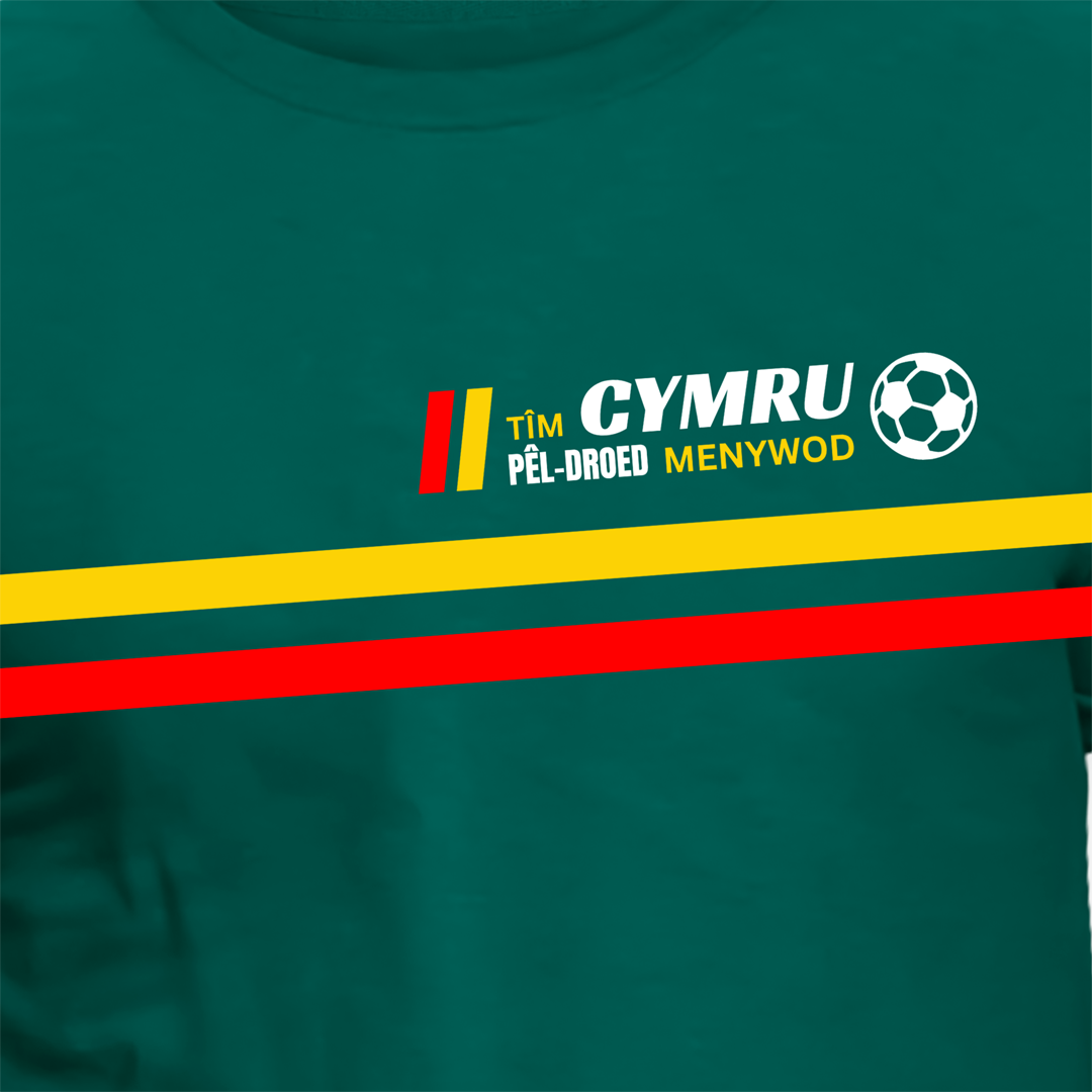 CYMRU TÎM PÊL-DROED MENYWOD RETRO STRIPES- Adult T-Shirt GREEN
